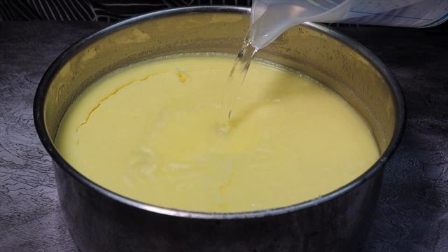 Как правильно перетопить сливочное масло. Масло гхи молоко Зауралья. Топленое масло по рецепту Молоховец. Как правильно топят сливочное масло в гхи.