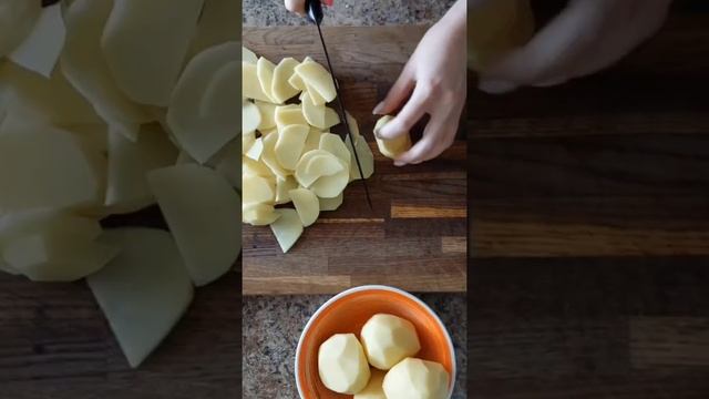 Мясо по-французски с ананасом / Филе с ананасами / Картофель с мясом в духовке