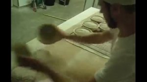 Подовая печь для выпечки хлеба. Пекарня. Цех. Хлебозавод.