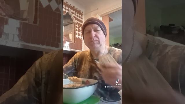 Ем окрошку с аппетитом смотреть онлайн