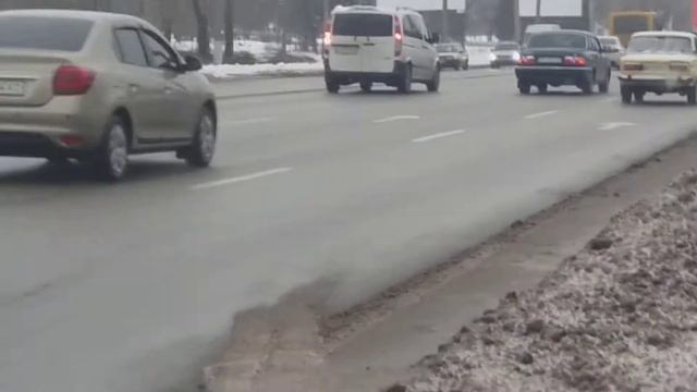 Кривой Рог Снегоуборочная техника чистит Кривой Рог. смотреть онлайн