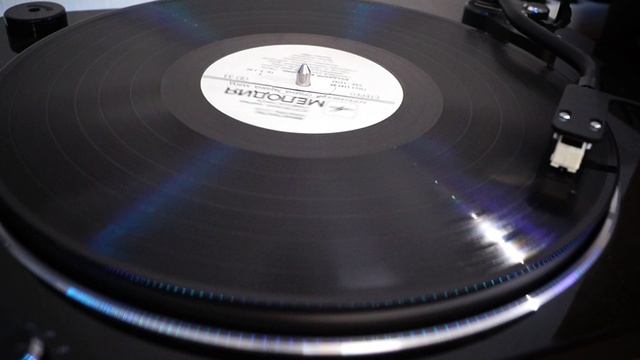 Лирическая - Владимир Высоцкий
Vinyl Disk