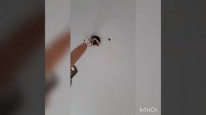 Как установить люстру на натяжной потолок.