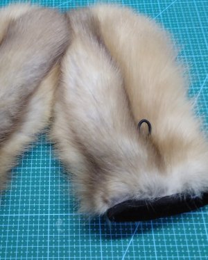 Как сшить варежки из меха . Выкройка..