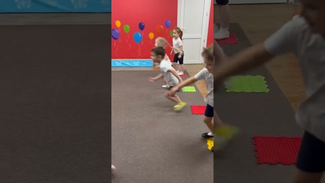 Спортивная акробатика для малышей 3-4 лет /октябрь 2022г/ смотреть онлайн