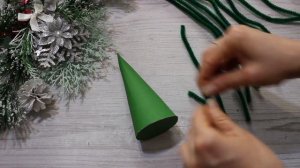 НОВОГОДНИЕ ПОДЕЛКИ из синельной проволоки. Елки из синельной проволоки. Зимние поделки своими рукам