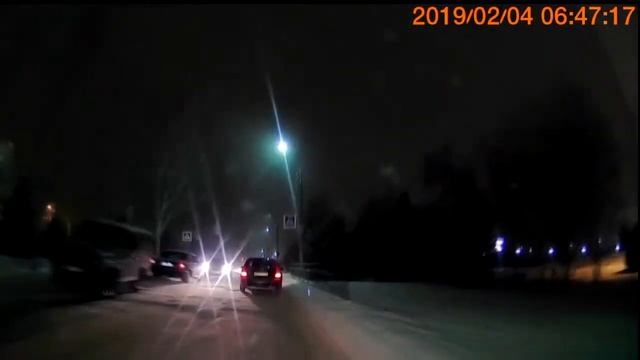Первым со светофора на ул. 40 лет Победы (04.02.19) смотреть онлайн
