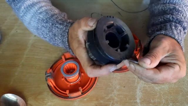 #строимдом  Как поменять леску на триммере