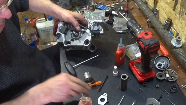 ТЕЧЬ МАСЛА В КИТАЙСКОЙ БЕНЗОПИЛЕ " КЕДР " \\\ РЕМОНТ, ПОЛНАЯ РАЗБОРКА смотреть онлайн