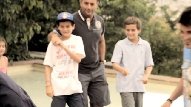 Real Football 2012 - iPhone/iPad/Android - Join the community with David Villa смотреть онлайн