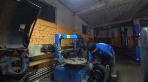 Ремонт штампованного колесного диска Mefro Wheels (спускает по шву) Лада Гранта Калина Датсун Ваз