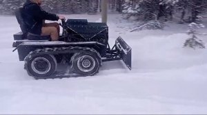 Чистка снега в деревне