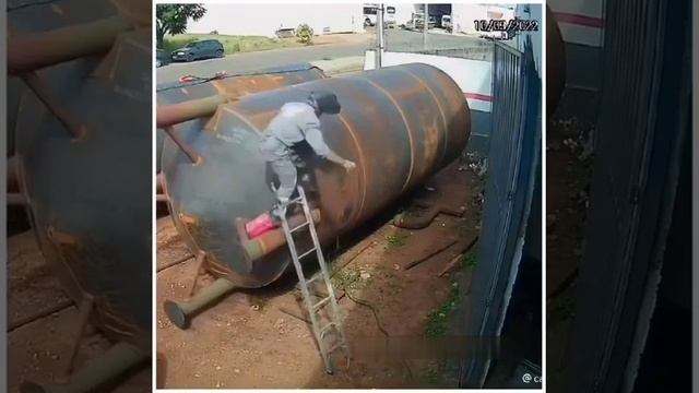 #Болезненный день на работе.mp4 смотреть онлайн