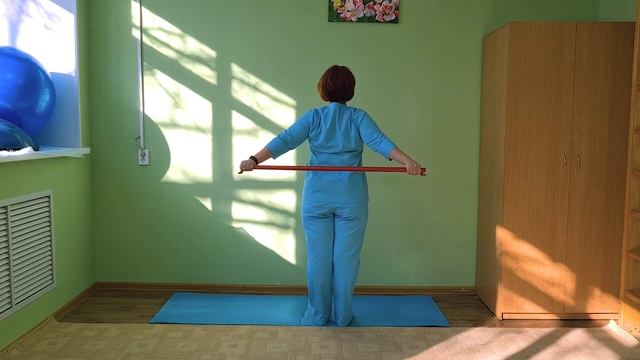 Упражнение с гимнастической палкой при шейно-грудном остеохондрозе. смотреть онлайн