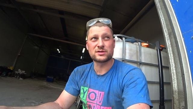 Залили пол в МАСТЕРСКОЙ / Установка подъемника / Новый верстак
