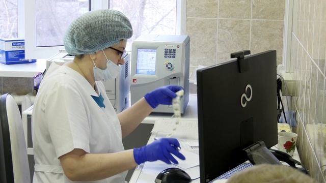 Станция переливания крови ежедневно принимает всех желающих смотреть онлайн