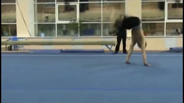 Роман Курцын . Лучшие трюки 2017 .ROMAN KURTSYN BEST TRICKS 2017 смотреть онлайн