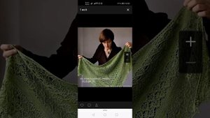 Бактус *Воздушные перья* вязаный спицами. К нему связала шапочку. Схема узора перьев.