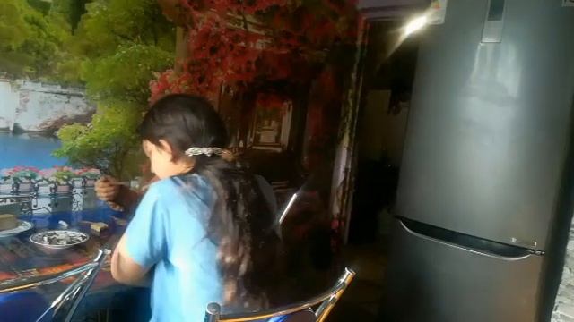 МУКБАНК ///Скрытая КАМЕРА ///Обед///Дети Обсуждают свою работу в школе / смотреть онлайн