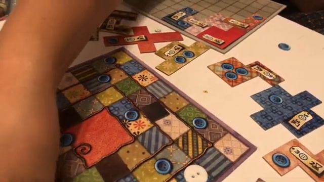 🪡🧵 Играем в ЗАПЛАТКИ/ЛОСКУТКИ - PATCHWORK - table game. Подходит и детям и взрослым смотреть онлайн