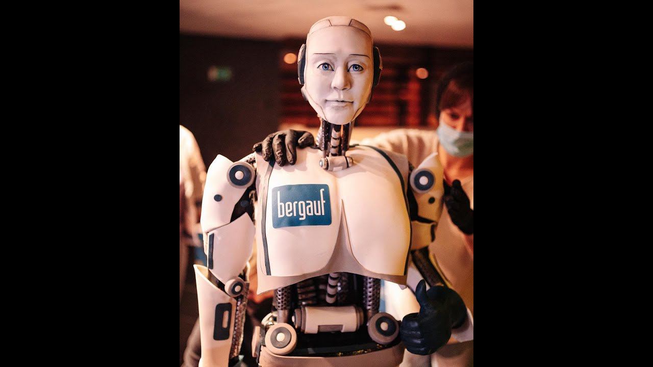 История про необычный торт-робот. Часть 2. #shorts #робот смотреть онлайн