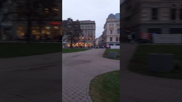 Милый сердцу рижский сквер!      автор видео Ольга Ушакова