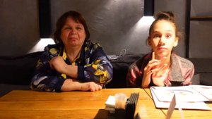 Бабушка ХУЛИГАНИТ в РЕСТОРАНЕ