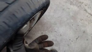Как снять секретку с колеса?