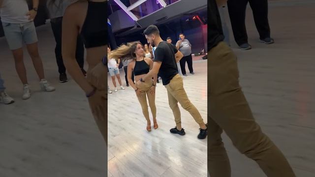 JORGE SOLOHAGA Y AZU VOLPATO | 1ra Jornada Intensivo Bachata | "Someone you loved" - Dj tronky смотреть онлайн