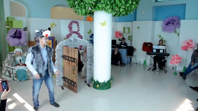 Праздник 8 марта в школе "Кириллица" г. Рим смотреть онлайн