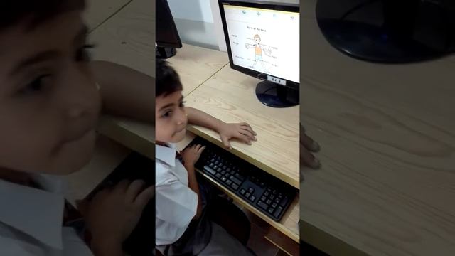 learner D is playing external body parts game смотреть онлайн