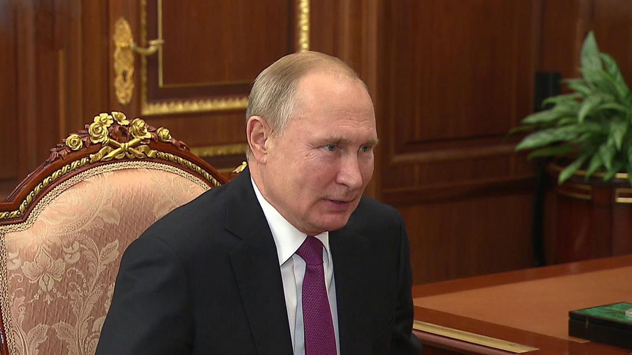 В Кремле Владимир Путин проводит рабочую встречу с главой компании "Русская платина"