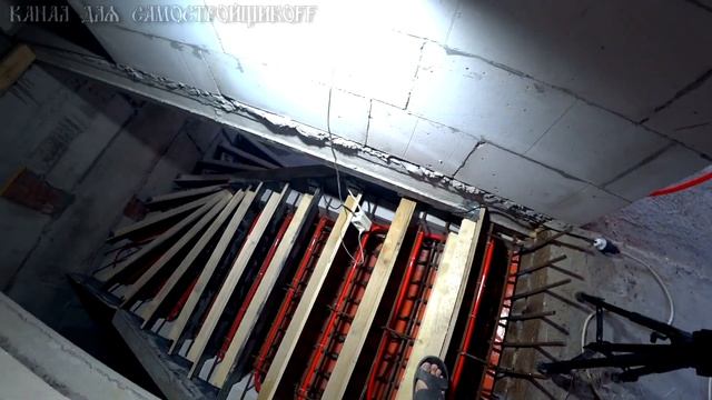 СТРОИТЕЛЬСТВО МОНОЛИТНОЙ ЛЕСТНИЦЫ. ПОДДЕРЖИВАЮЩИЕ КАРКАСЫ ДЛЯ ТРУБ ТЕПЛОГО ПОЛА И ОПРЕССОВКА ТП.. смотреть онлайн