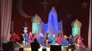 Танец с шарами дети