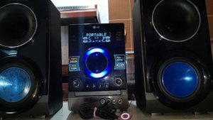 LG Mini HiFi DVD system HOME THEATER - RBD154