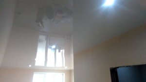 Какое освещение не нужно делать при монтаже натяжного потолка.