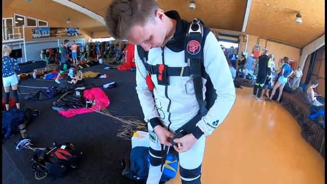 Новичка РАЗМОТАЛО в небе смотреть онлайн