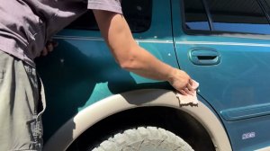 Как убрать царапины с автомобиля быстро и легко))