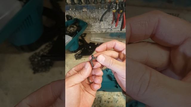 Makita electric chainsaw UC4041A keeps throwing the chain and coming loose. смотреть онлайн