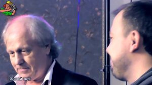 Он знает до какого места коснуться чтобы свести женщину с ума.