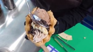 아이스크림와플 Strawberry Blueberry Ice Cream Waffle - Korean Street Food