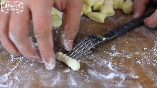 КАРТОФЕЛЬНЫЕ НЬОККИ С БРУСНИЧНЫМ СОУСОМ | картофельные клецки | постный рецепт