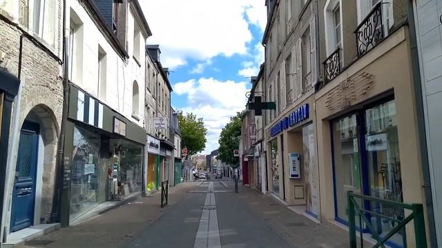 Прогулка по городу Carentan. Ла Манш, Нормандия, Франция