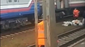 Разгрузка почтовых вагонов на РЖД!