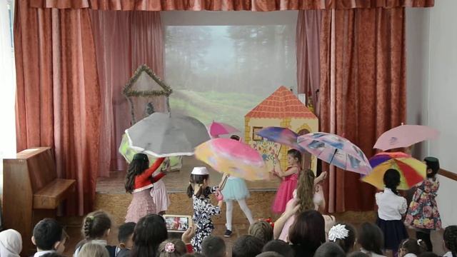 Масал "Не ичюн хораз ве тавукъ бир кумюсте яшайлар" - Сказка "Почему петух и курица живут вместе" смотреть онлайн