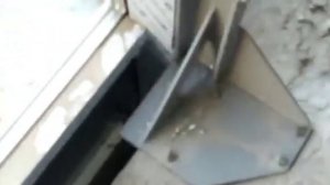 Установка стальных закладных для стеклянных козырьков