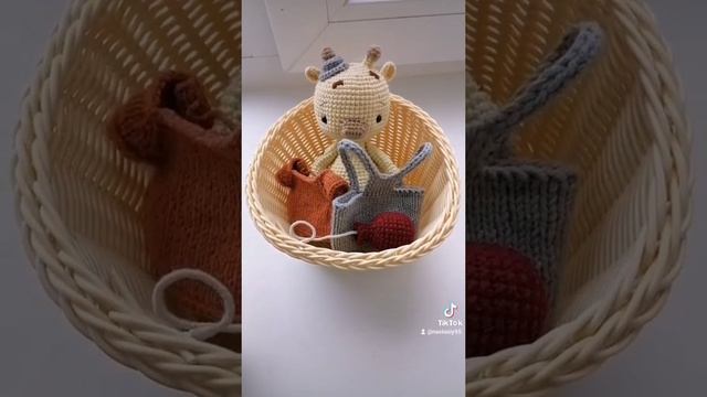 Вязаный жираф