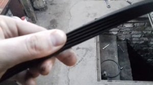 Почему свистит ремень генератора?  Смотри!