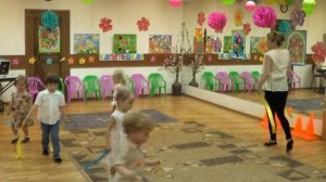 Физкультура для малышей Ритмика дети 3 года Танец с ленточками Детский клуб Капитошка