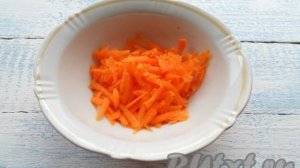 Хек с морковью и луком в духовке